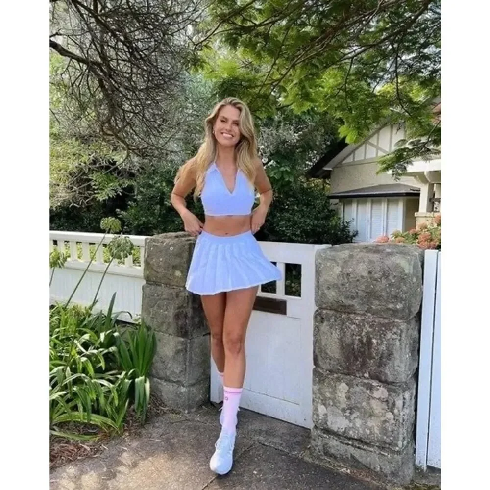 alo yoga varsity tennis skirt white Large